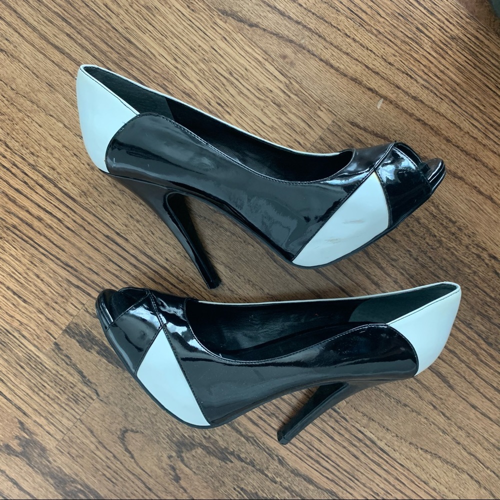Heels - Picture 6 of 6